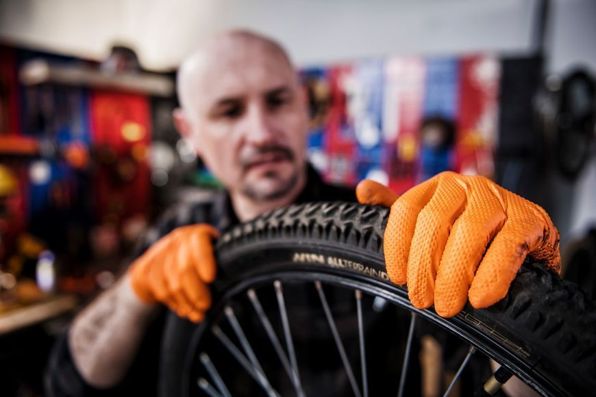 Рукавички нітрилові надміцні маслостійкі для СТО GoGrip XL Orange 50шт. RO-002183 фото